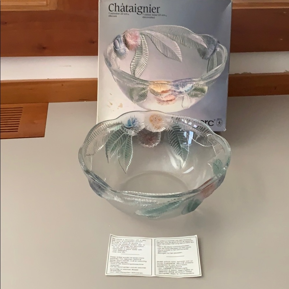 NIB Luminarc decorated salad bowl